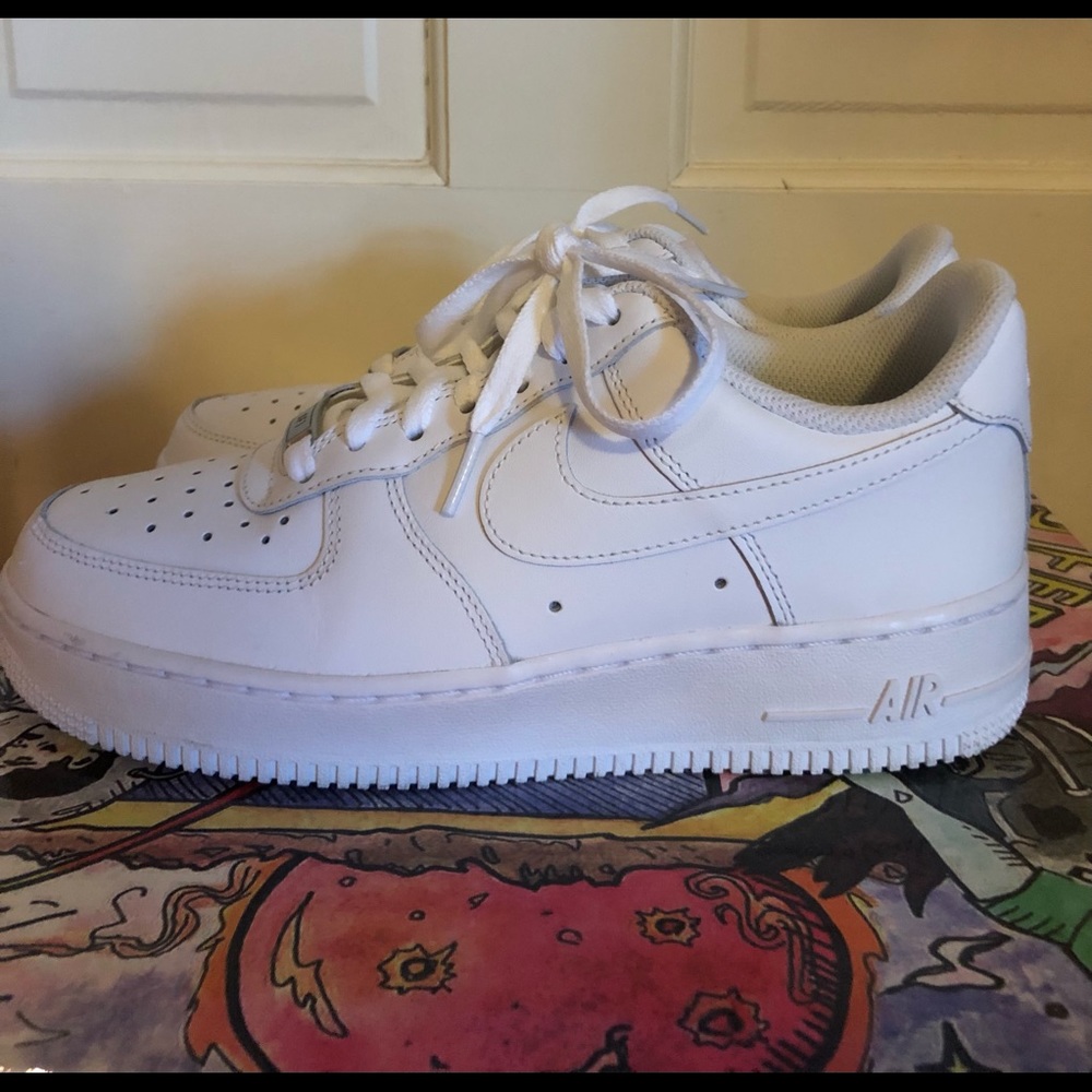 7.5 Nike Air Force 1’s 🤍